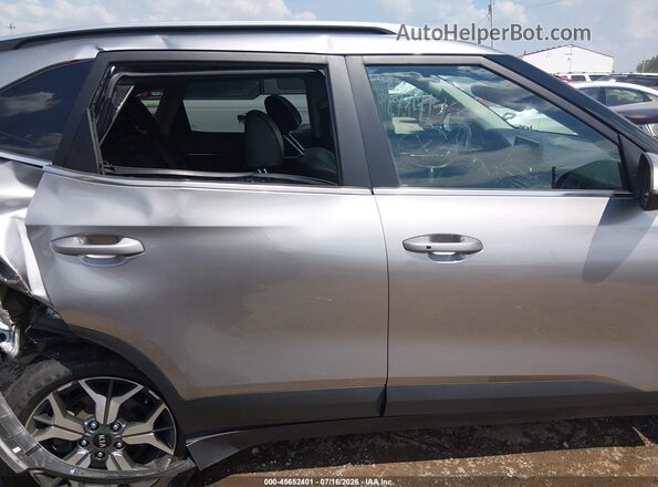KNDERCAA6M7044148 2021 KIA SELTOS Gray ხელსაწყოთა პანელის ხედი