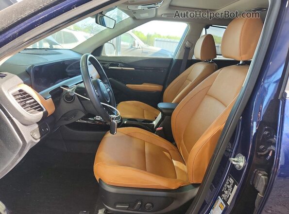 KNDERCAA6R7663744 2024 KIA SELTOS Blue Вид салону спереду