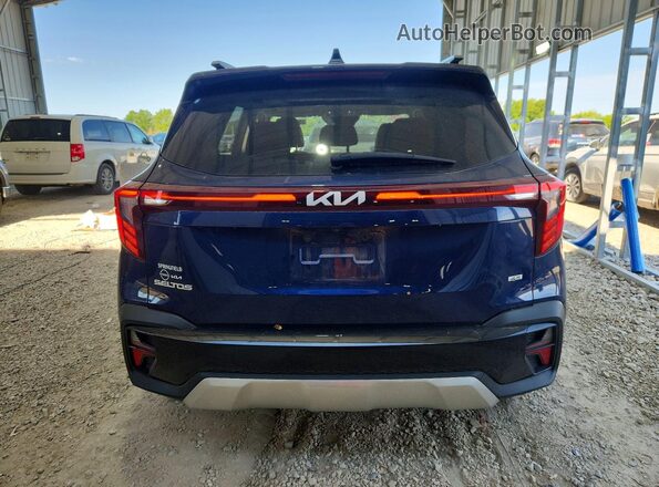 KNDERCAA6R7663744 2024 KIA SELTOS Blue Вид ззаду