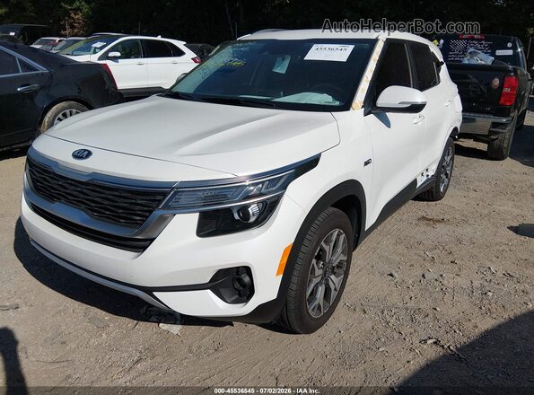 KNDERCAAXM7183943 2021 KIA SELTOS White Vista tres cuartos delantera izquierda