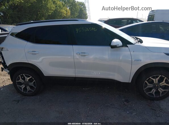 KNDERCAAXM7183943 2021 KIA SELTOS White Vista interior de 360 grados