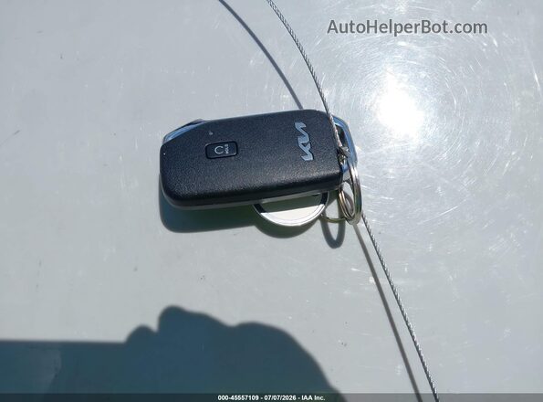 KNDETCA24N7261337 2022 KIA SELTOS Серебряный Вид панели приборов