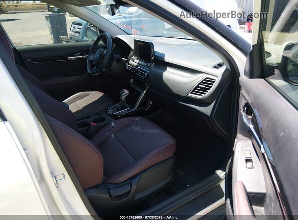 KNDETCA26P7428042 2023 KIA SELTOS White Սալոնի դիմացի տեսք