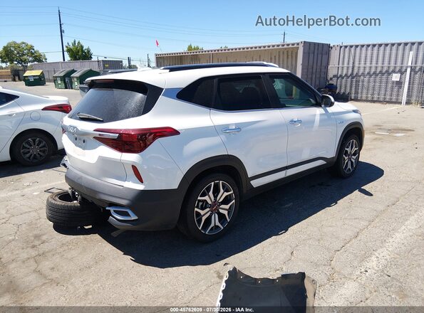 KNDETCA26P7428042 2023 KIA SELTOS White Հետևի աջ