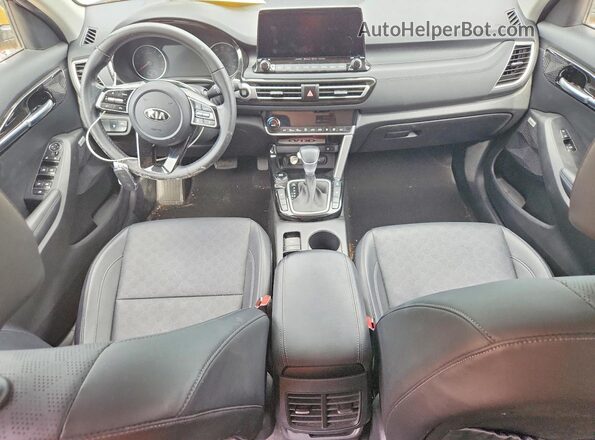 KNDETCA29M7155545 2021 KIA SELTOS Gold Widok deski rozdzielczej