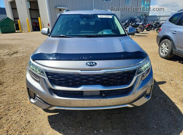 KNDETCA2XM7085117 2021 KIA SELTOS Silver წინა ხედი