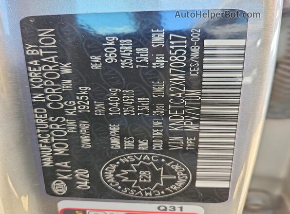 KNDETCA2XM7085117 2021 KIA SELTOS Silver VIN კოდის სტიკერის ხედი
