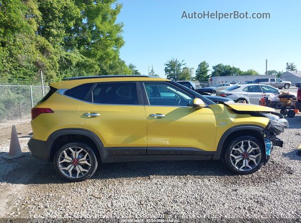 KNDETCA2XP7380156 2023 KIA SELTOS Gold Widok wnętrza 360 stopni