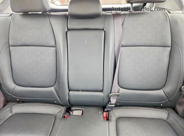 KNDETCA77R7493092 2024 KIA SELTOS Gray Vista de los asientos traseros