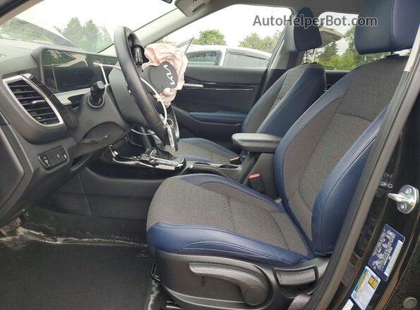 KNDEU2AA1S7797883 2025 KIA SELTOS Black Вид салону спереду
