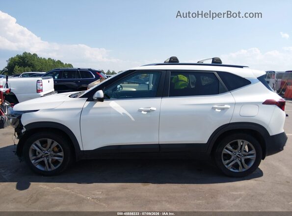 KNDEU2AA3P7464737 2023 KIA SELTOS White 