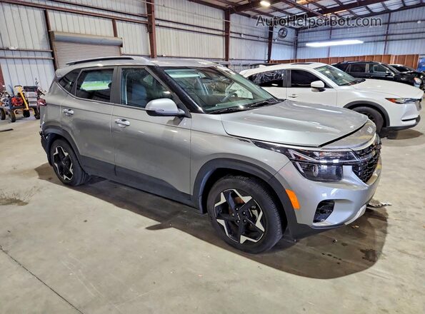 KNDEU2AA3S7696344 2025 KIA SELTOS Silver Front right