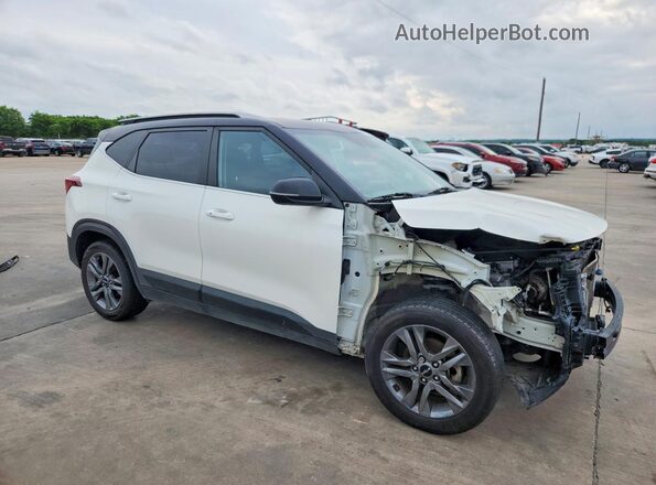 KNDEU2AA6N7246417 2022 KIA SELTOS White Przód prawy