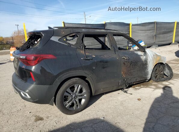 KNDEUCAA2M7148599 2021 KIA SELTOS Черный Задняя правая четверть