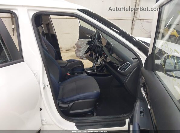 KNDEUCAA9S7683460 2025 KIA SELTOS White წინა სალონის ხედი