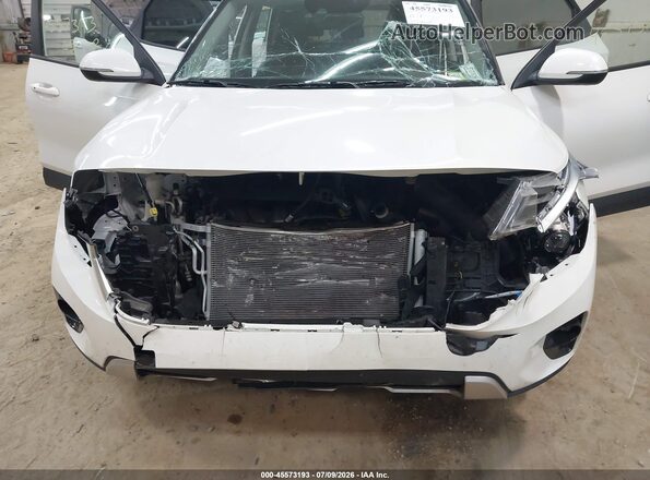 KNDEUCAA9S7683460 2025 KIA SELTOS White წინა ხედი