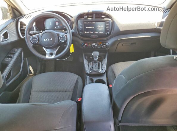KNDJ23AU0P7865182 2023 KIA SOUL Черный Вид панели приборов