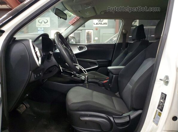 KNDJ23AU2N7805840 2022 KIA SOUL White Vista interior delantera