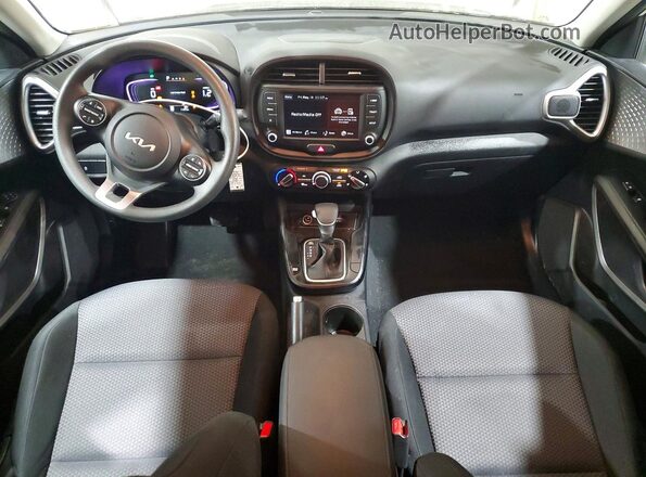 KNDJ23AU2S7945270 2025 KIA SOUL White Widok deski rozdzielczej