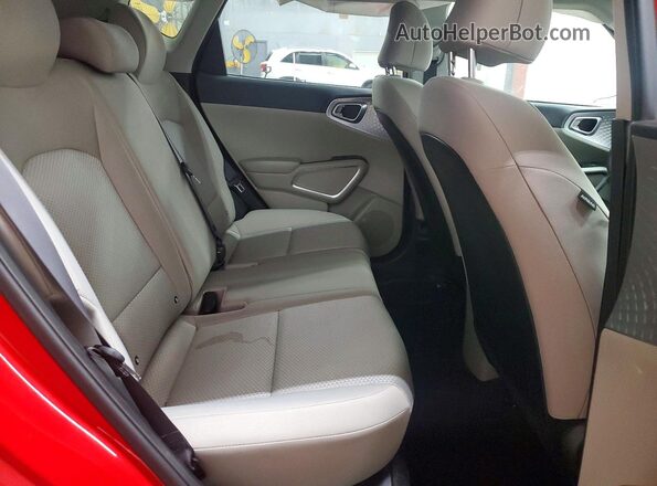 KNDJ23AU3P7202978 2023 KIA SOUL Red Widok tylnych siedzeń