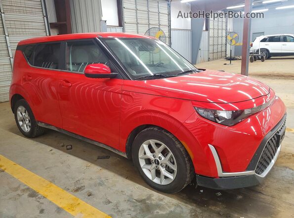 KNDJ23AU3P7202978 2023 KIA SOUL Red Przód prawy