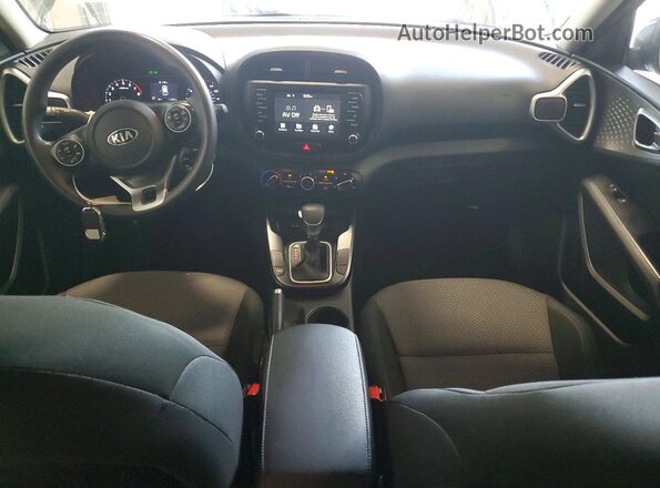 KNDJ23AU6L7715894 2020 KIA SOUL Gray Առջևի վահանակի տեսք