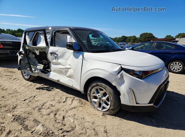 KNDJ23AU7P7207987 2023 KIA SOUL White Przód prawy