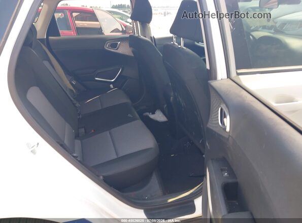 KNDJ23AU7P7872467 2023 KIA SOUL White Widok naklejki z numerem VIN
