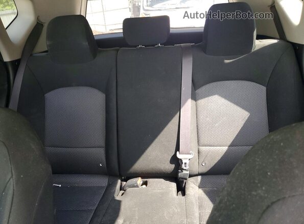 KNDJ23AU8L7734883 2020 KIA SOUL White უკანა სავარძლების ხედი