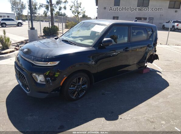 KNDJ33AU2L7724668 2020 KIA SOUL Черный Передняя левая четверть