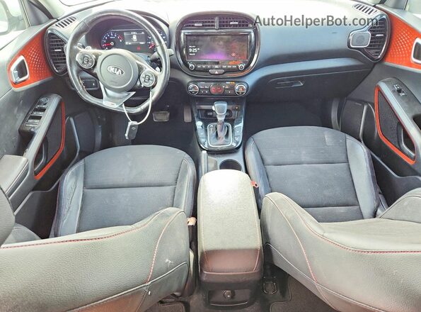 KNDJ53AF0L7718539 2020 KIA SOUL White Առջևի վահանակի տեսք