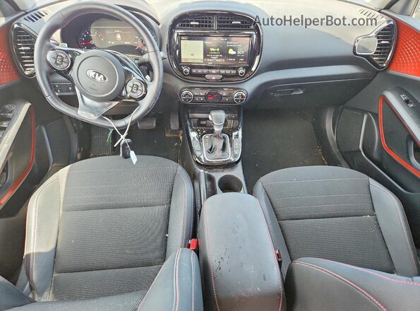 KNDJ53AF2M7741760 2021 KIA SOUL Blue Dashboard view