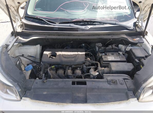 KNDJN2A23K7008248 2019 KIA SOUL White Հետևի տեսք