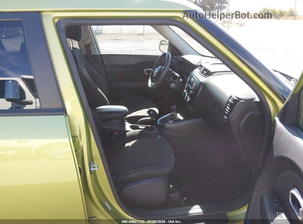 KNDJN2A23K7916604 2019 KIA SOUL Green Widok wnętrza z przodu