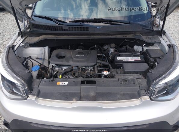 KNDJN2A24H7470682 2017 KIA SOUL Silver Vista trasera