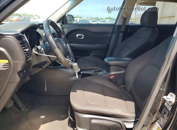 KNDJN2A26G7301410 2016 KIA SOUL Black წინა სალონის ხედი