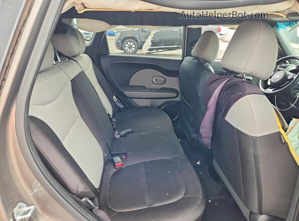 KNDJN2A26K7000385 2019 KIA SOUL Tan Widok wnętrza z tyłu