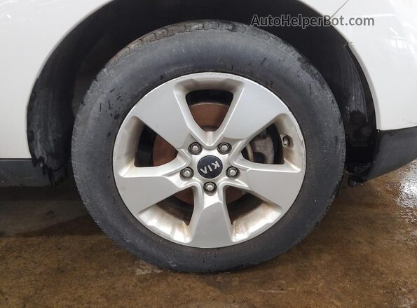 KNDJN2A26K7920825 2019 KIA SOUL White 