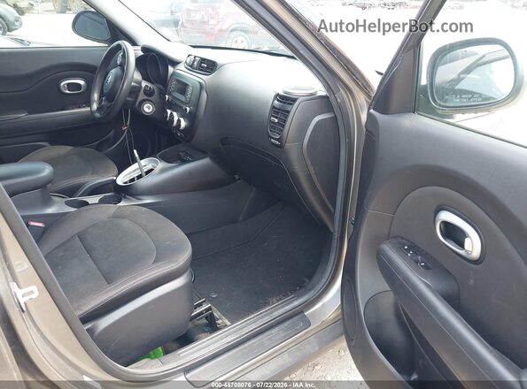 KNDJN2A27G7243310 2016 KIA SOUL Gray Вид салону спереду