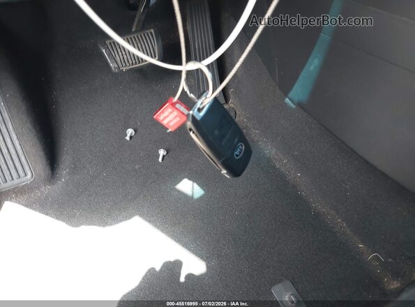 KNDJN2A27H7458722 2017 KIA SOUL Black Առջևի վահանակի տեսք