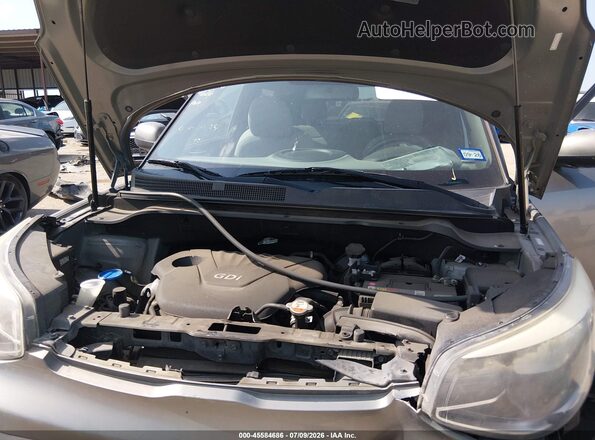 KNDJN2A29G7319626 2016 KIA SOUL Green Engine compartment view