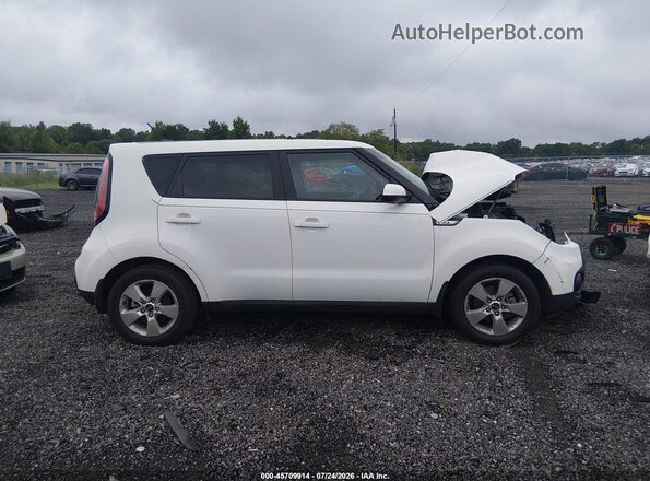 KNDJN2A29H7435703 2017 KIA SOUL White უკანა სალონის ხედი