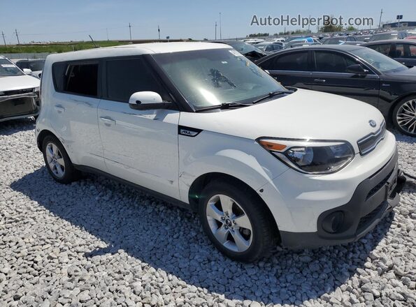 KNDJN2A29J7604186 2018 KIA SOUL White Front right