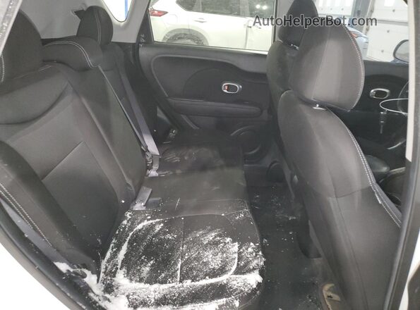 KNDJN2A29J7604186 2018 KIA SOUL White Rear interior view