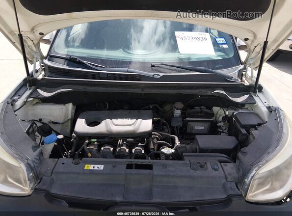 KNDJN2A29K7683053 2019 KIA SOUL Белый Вид сзади