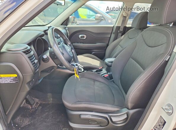 KNDJN2A29K7918521 2019 KIA SOUL White წინა სალონის ხედი