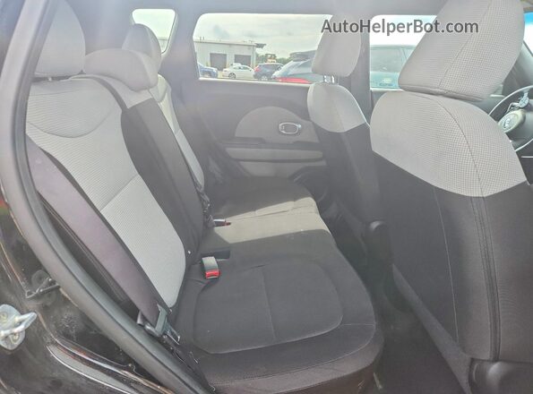 KNDJN2A2XG7248517 2016 KIA SOUL Black Rear seats view