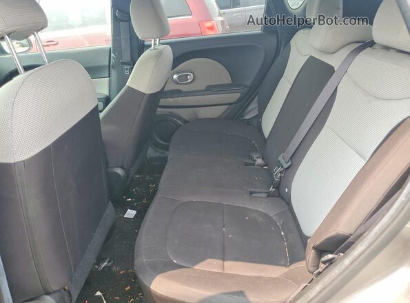 KNDJN2A2XG7262742 2016 KIA SOUL Gray Вид задньої частини салону