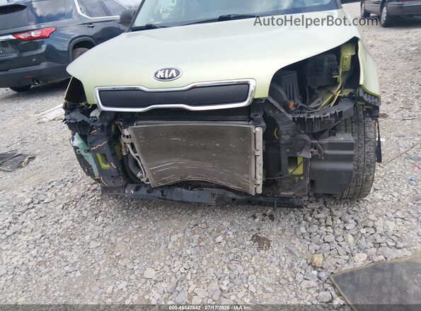 KNDJN2A2XG7843769 2016 KIA SOUL Green Rear interior view