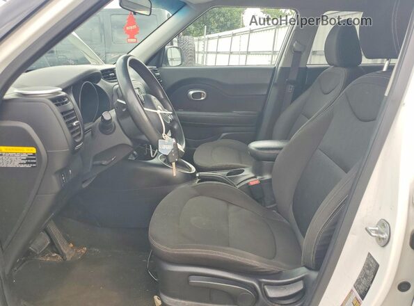 KNDJN2A2XG7843898 2016 KIA SOUL Белый Вид салона спереди